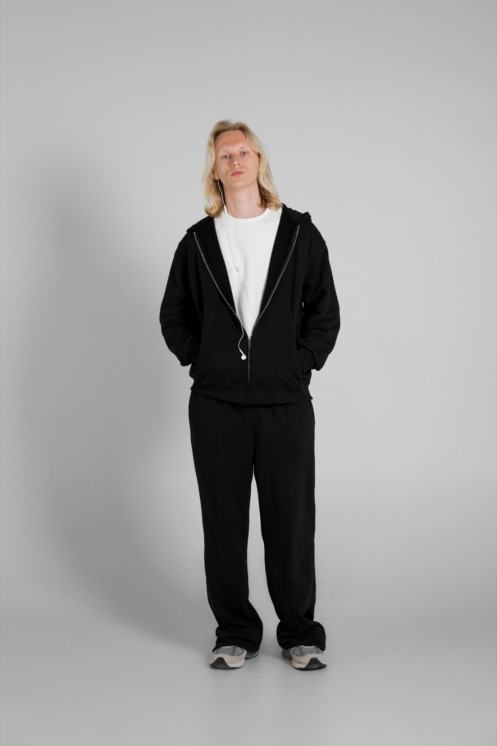 Fermuarlı Kapüşonlu Sweatshirt Siyah